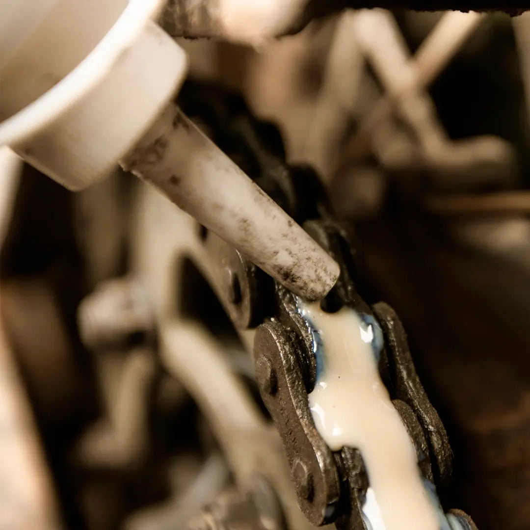 Pague 2 leve 3 Ceras de carnaúba lubrificante para correntes de moto!